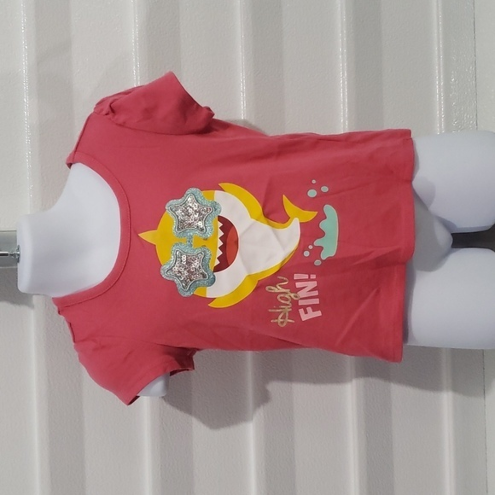 Baby shark shirt size‎ 5